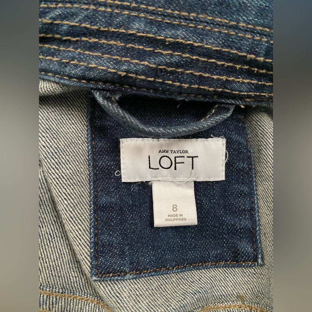 LOFT- Denim Jacket Button down medium dark wash semi cropped jean jacket size 8 - Picture 12 of 16